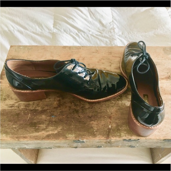 Louise et Cie Patent Leather Heeled Oxfords - Picture 5 of 7